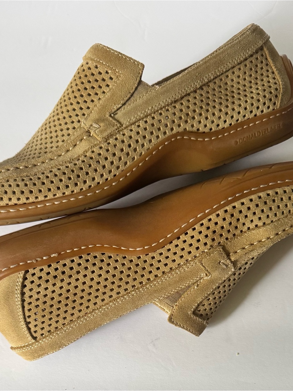Donald Pliner Mens 9 Beige Suede Slip-On Loafer Square Toe Logo Casual